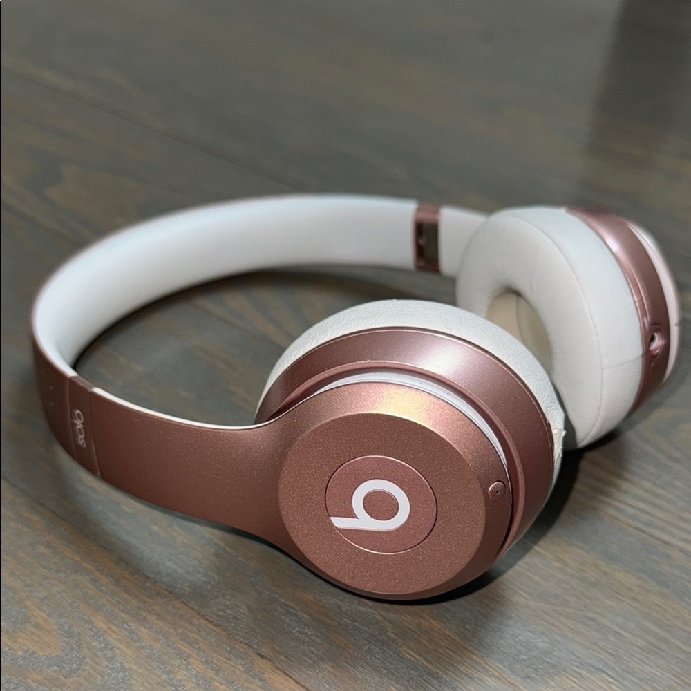 Rose Gold On-Ear Beats Solo Wireless Headphones